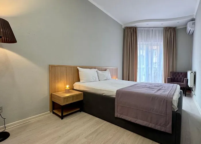 Boomerang Apartments